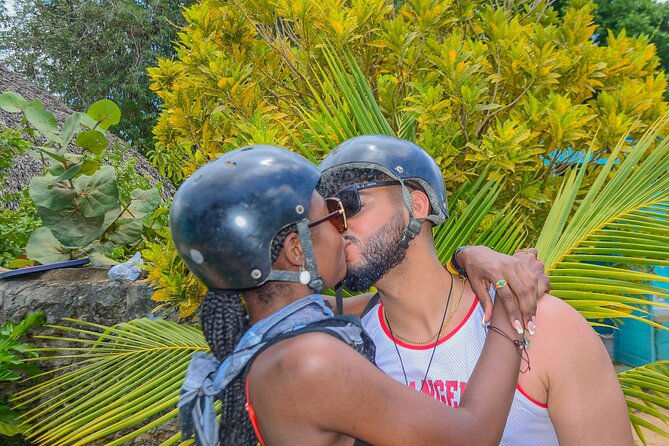 Punta Cana Horseback Ride: Jungle, Macao Beach & Free Pick Up - The typical house stop and coffee and cocoa tasting
