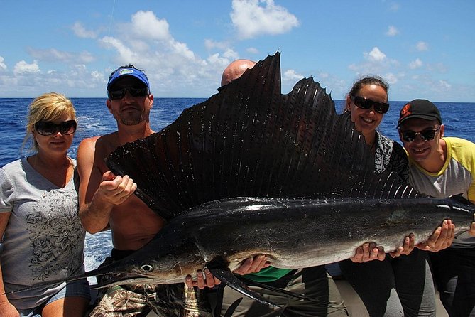 Punta Cana Offshore Deep Sea Fishing Charter - Rough seas reality check, and how the crew responds fast