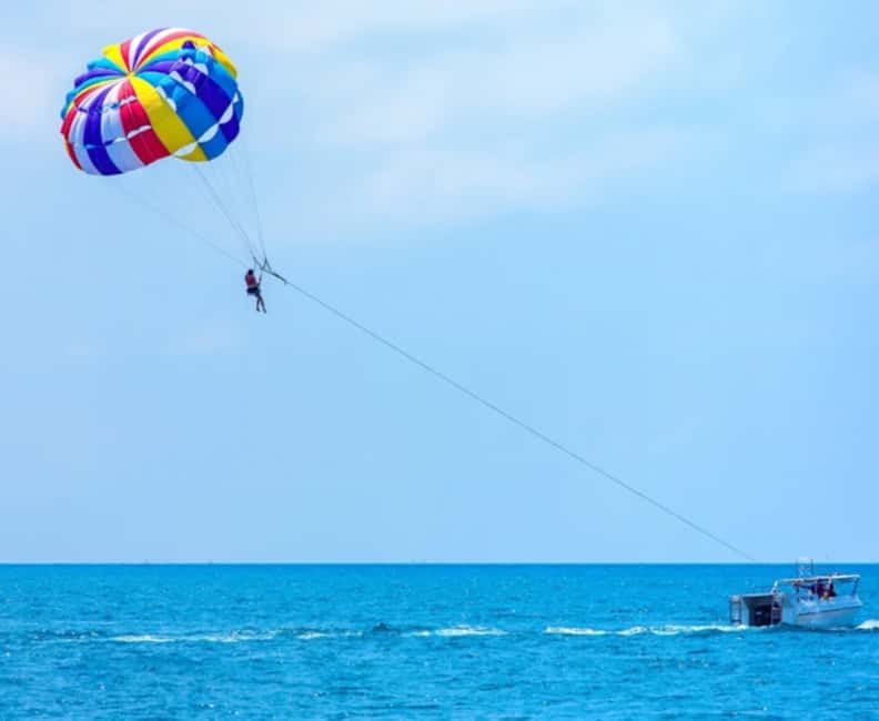 Punta Cana: Parasailing Experience with Round-Trip Transfer - Getting there: round-trip transfer and the meeting moment