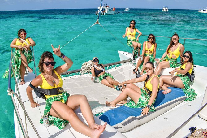 Punta Cana Party Boat (Only Adult) - On Board: Music, Dancing, and How the Best Crews Run the Clock