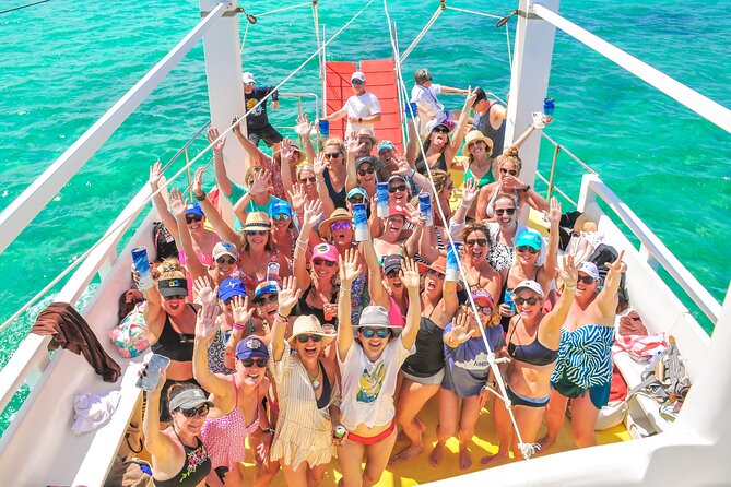 Punta Cana Party Boat (Only Adult) - Music and Sound System Reality Check: Dance If You Love Loud