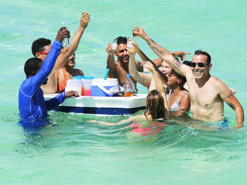 Punta Cana: Party Boat with snorkel and open bar included - Snorkeling the Bávaro Coral Reef and Natural Pool