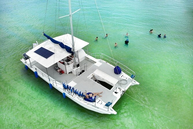 Punta Cana Private Boat (Medium Groups) - Pickup, open bar, and snacks: what that means for your comfort