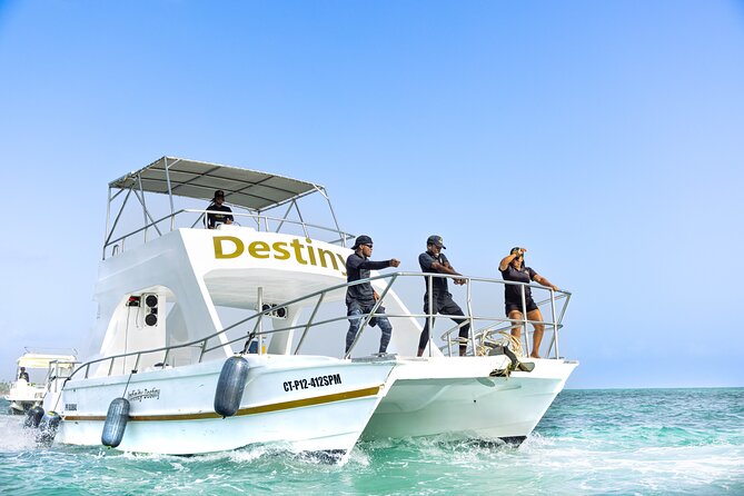 Punta Cana Private Boat Tour with Open Bar and BBQ - Private boat in Punta Cana, the easy way to do it