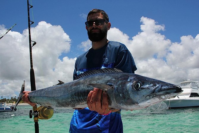 Punta Cana Private Fishing Charter on 39 Foot Boat with Bevarages - Equipment and Licenses: What’s Included, What’s Not