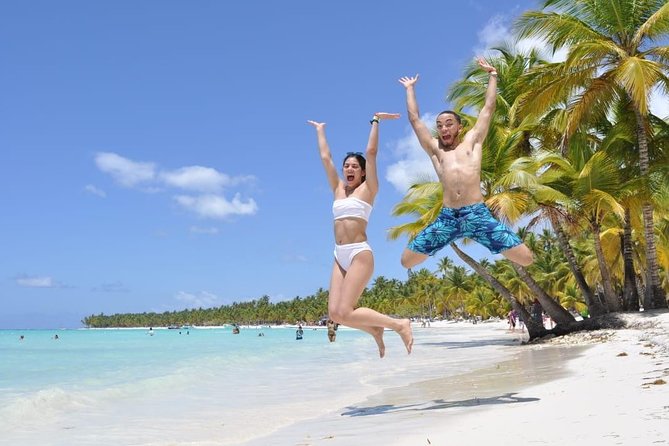 Punta Cana : Saona Island Day Tour - Natural Pool at Playa Palmilla: where the water level shapes the swim