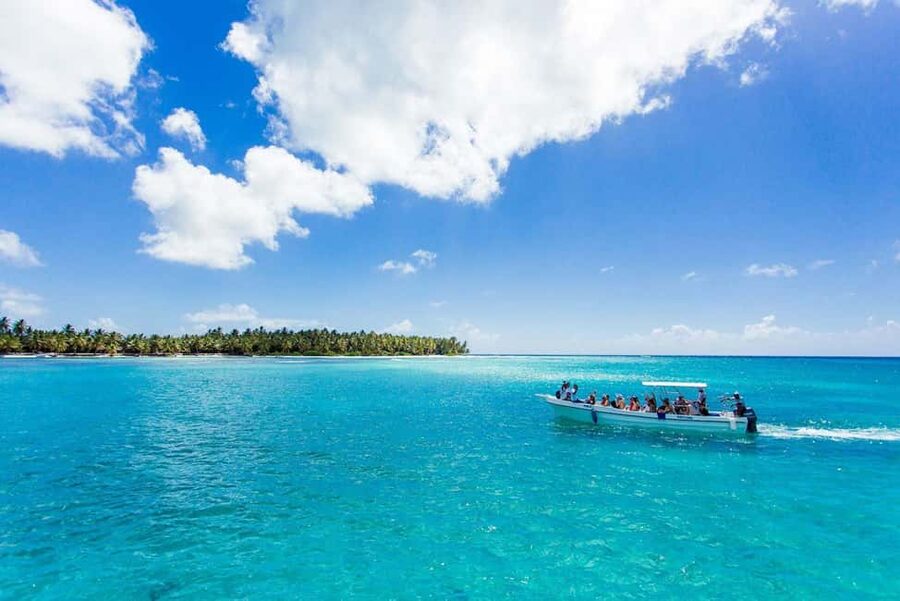 Punta Cana: Saona Island Full-Day Open Bar, Lunch & Transfer - Catamaran cruise at the end: music, dancing, and a party vibe