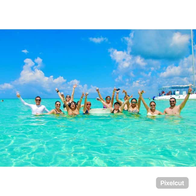 Punta Cana: Saona Island Tour with Lunch and Drinks - Guides and Crew: The Human Touch That Makes a Difference