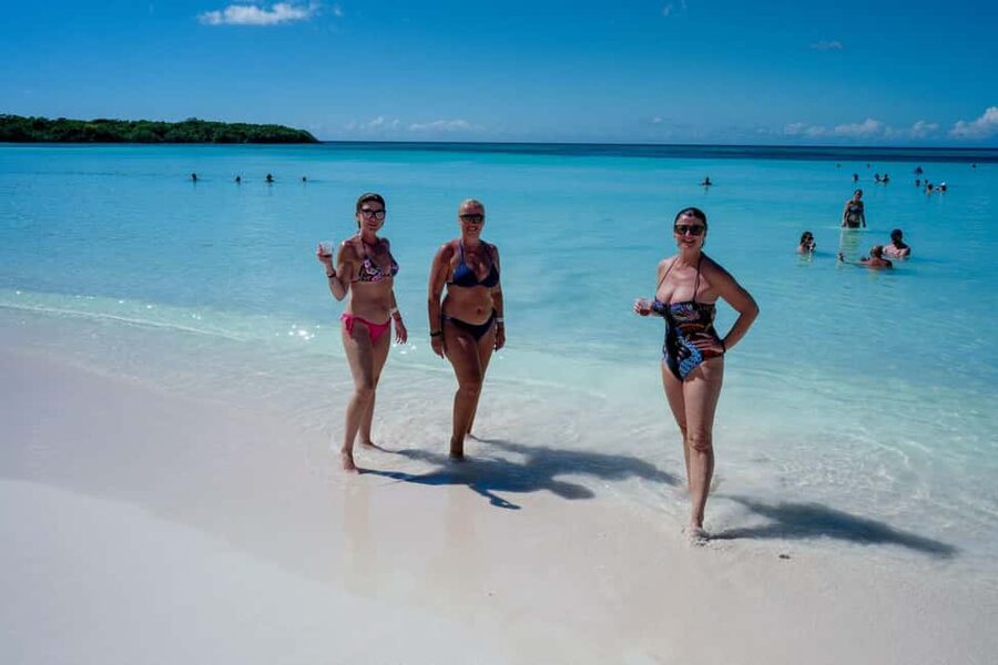 Punta Cana: Saona Island VIP 4 first-class beach and sunset - What kind of traveler this is for