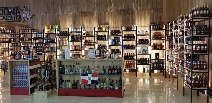 Punta Cana: Shopping Tour with Hotel Pickup and Drop-Off - Hotel pickup to the Plaza: getting there without wasting time