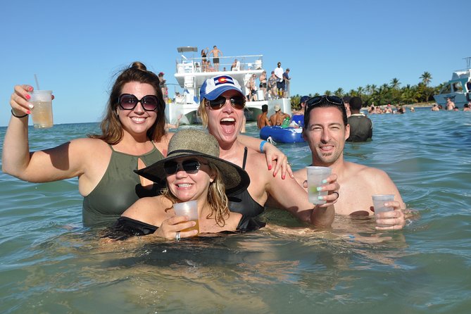 Punta Cana Snorkeling Cruise and Dune buggy Combo Adventure - Switching to the Catamaran: Marina Arrival and the Offshore Mood Shift