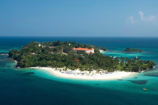 Punta Cana: Whale Watching and Bacardi Island Day Trip - Cayo Levantado (Bacardi Island): beach paradise time with lunch included