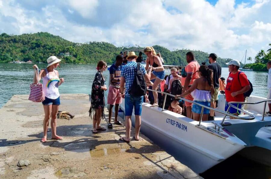 Punta Cana: Whale Watching, Cayo Levantado & Limon Waterfall - Catamaran cruise to Cayo Levantado: 90 minutes of sand and swim time