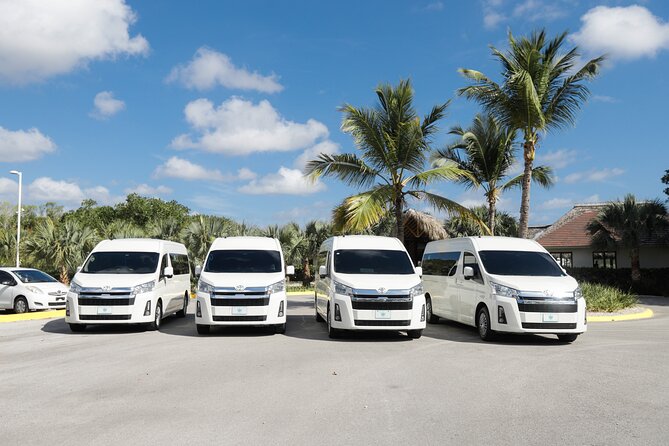 Roundtrip transportation from Punta Cana airport to Uvero alto - The ride to Uvero Alto: about 45 minutes of comfort