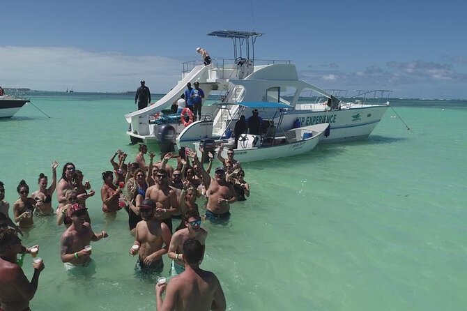 Sabina del Mar Party Boat VIP - Drinks, Music, and How the Crew Runs the Party