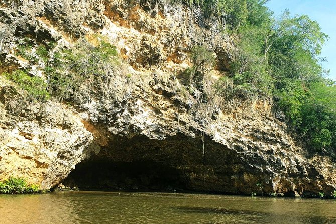 Safari discovery to Boca De Yuma – Nature, Discovery And History Of A Population - Yuma River boat ride: views plus context, not just sightseeing