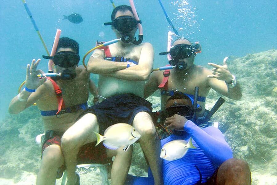 Sailing Splash Tour Speedboat, Snorkel, and Catamaran - A half-day of speedboat adrenaline and reef time