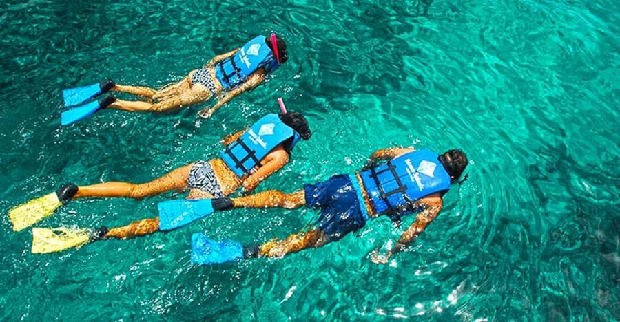 Sailing Splash Tour Speedboat, Snorkel, and Catamaran - Catamaran cruising and lunch on the ocean platform