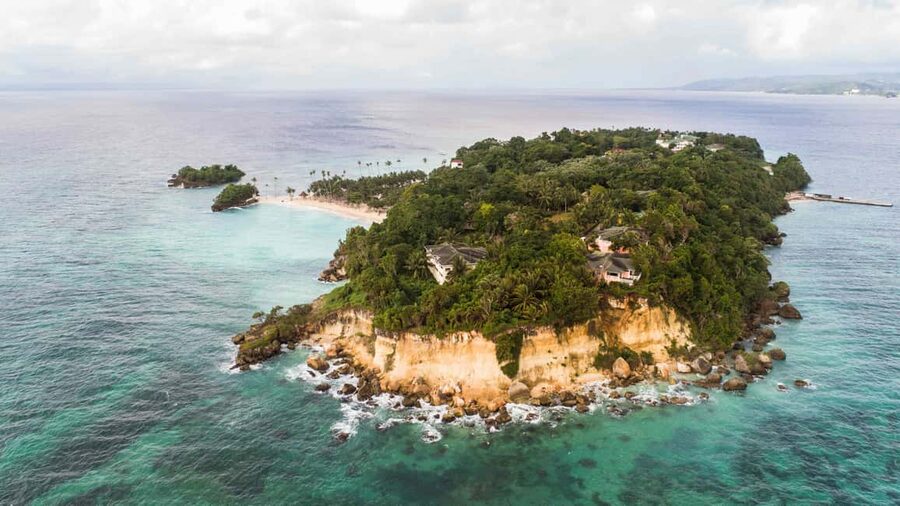 Samana: Cayo Levantado Day Trip by Boat - Photo stop, walking, and how to get a better beach setup