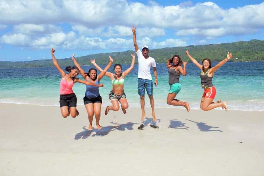 Samana: Whale Watching and Cayo Levantado Full Day Tour - Changing gears to Cayo Levantado: lunch with real beach rewards