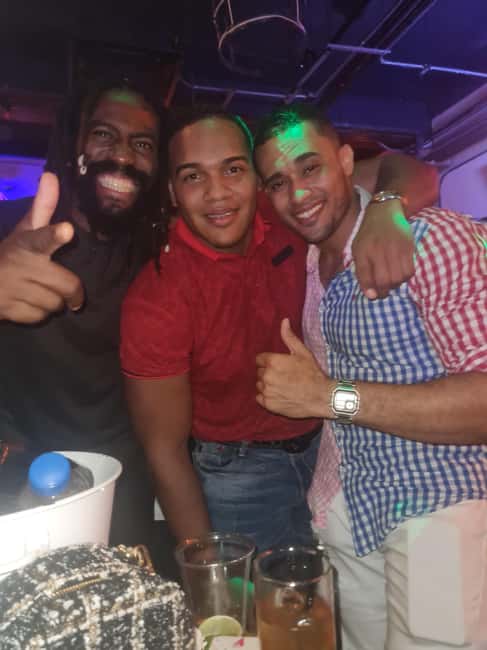 Santo Domingo: Bachata Social Dancing Tour - Meeting people without turning your night into an awkward mission