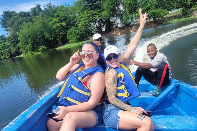 Santo Domingo: City Boat Ride Adventure Guided Tour - A one-hour Santo Domingo boat ride that starts near the Colonial Zone