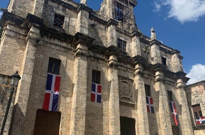 Santo Domingo City Tour from Punta Cana Full-Day - La Atarazana Lunch: A Needed Break With Included Open Buffet
