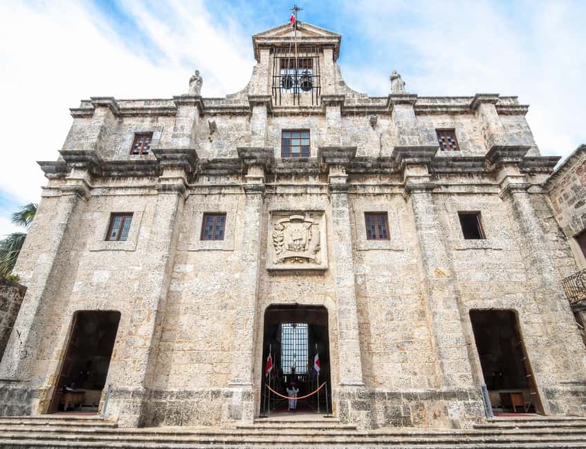 Santo Domingo: Colonial Zone Tour with tasting - Museo de las Casas Reales, Panteón Nacional, and the big landmarks between