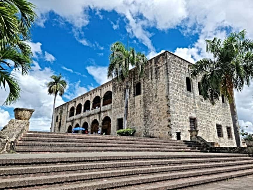 Santo Domingo: Colonial Zone Walking Tour with Tastings - Key things to know before you go