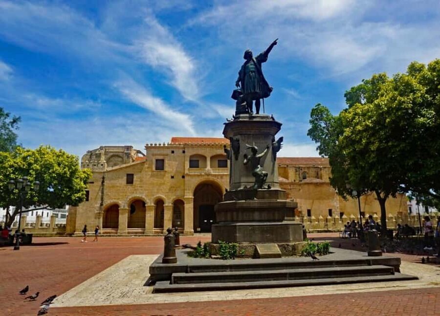 Santo Domingo: Colonial Zone Walking Tour with Tastings - Timing, group pace, and comfort basics
