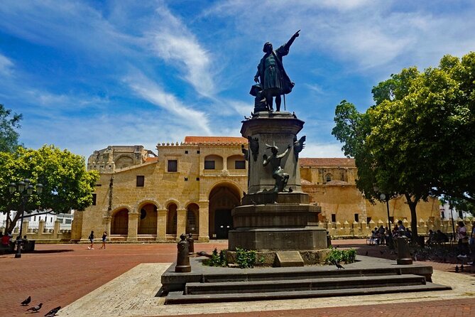 Santo Domingo Cultural Tour - Calle Las Damas and the Amber Museum: Small Streets, Quick Time