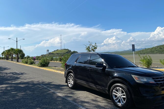Santo Domingo Elite Transport: Premier and Stylish Car Services. - What you get in the car: water, WiFi, and a driver who handles the hard parts