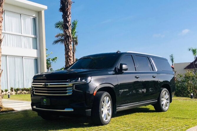 Santo Domingo Elite Transport: Premier and Stylish Car Services. - Point-to-point rides to Santo Domingo, Punta Cana, La Romana, and Caberete