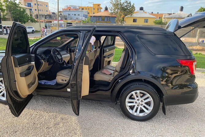 Santo Domingo Elite Transport: Premier and Stylish Car Services. - The service feels premium, but do these checks to avoid disappointment