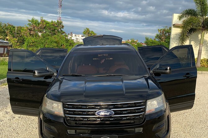 Santo Domingo Elite Transport: Premier and Stylish Car Services. - Choosing the right sedan, SUV, or van for your group (especially with kids)