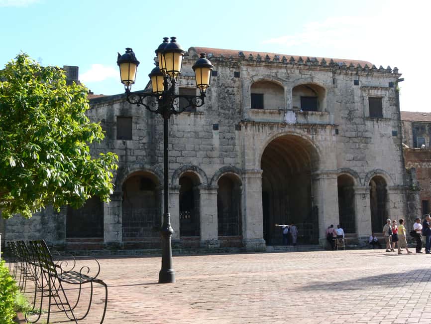 Santo Domingo: Historical City Tour - Basilica Cathedral of Santa María la Menor: Where the Early Faith Story Begins