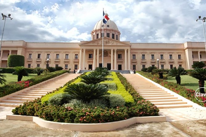 Santo Domingo Sightseeing Tour - Fortaleza Ozama and Alcázar de Colón: Spanish colonial authority made visible