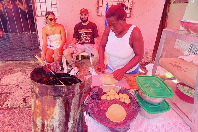 Santo Domingo: The Authentic Dominican Neighbourhood Tour - Santo Domingo Metro with Eduardo Brito Gualey: a first in the Caribbean