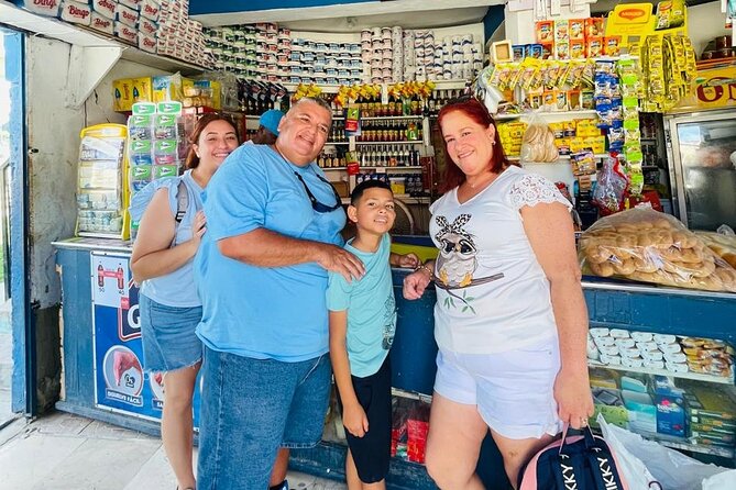 Santo Domingo: The Authentic Dominican Neighbourhood Tour - Starting at Avenida Paseo del Río: coffee, a port feel, and real street rhythm