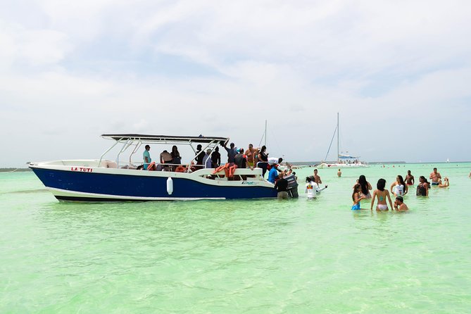 Saona Island Day Trip - Getting there by private speed boat or catamaran (and what it means for you)
