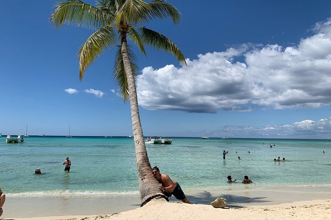 Saona Island Excursion by Catamaran and Speedboat (Full Day) - Natural Pool Stop on the Return: Worth the Jolt