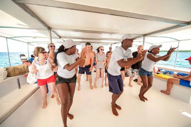 Saona island full day tours - catamarán party from santo domingo - Getting There From Columbus Park: The Transfer Reality