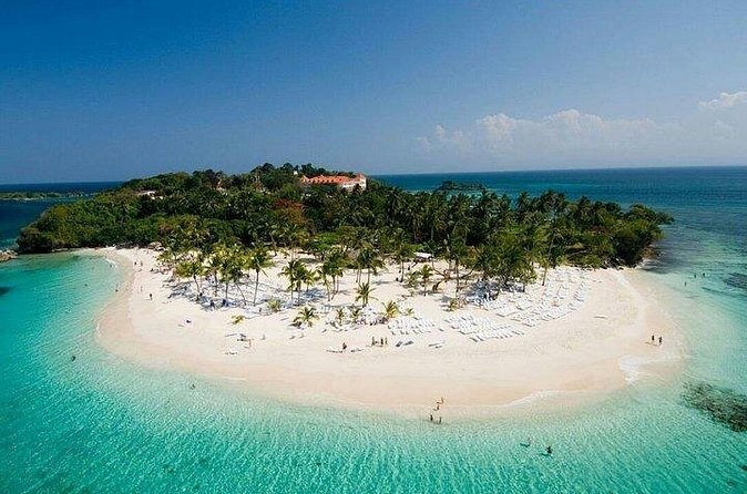 Saona Island Private +8 People Platinum Transfer - What to bring for a boat and beach day in Saona