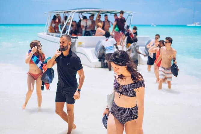 Saona Island Tour From Punta Cana - Isla Catalina: beach time that’s long enough to matter