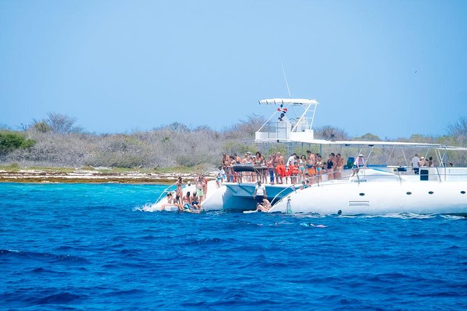 Saona Island Tour From Punta Cana - The local shop stop on the way back: short and skippable