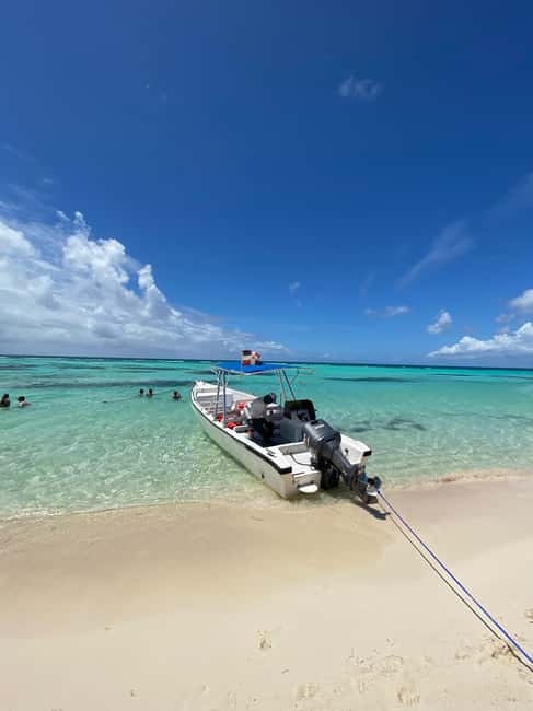 Saona Island VIP: 4 Beaches , Mano Juan & Canto de la Playa - Speedboat logistics: fast travel, big water views