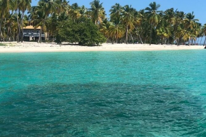 Saona, Mano Juan, Canto de la playa away from the tourist crowds - National Park of the East and the Penon viewpoint stop