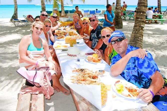 Saona Platinum Beach Day - Food and Drinks: Buffet Lunch, Open Bar, and Optional Upgrades