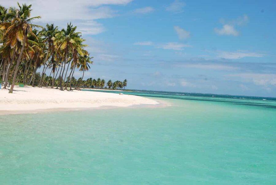 Saona Special Tour: Four Beaches & Canto Experience - Canto de la Playa: later-arrival magic for fewer crowds