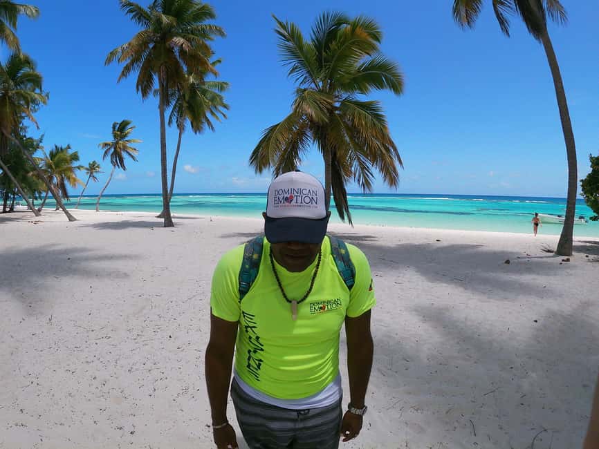 Saona Special Tour: Four Beaches & Canto Experience - Two Natural Pools moments: shallow-water time on both sides of the lunch
